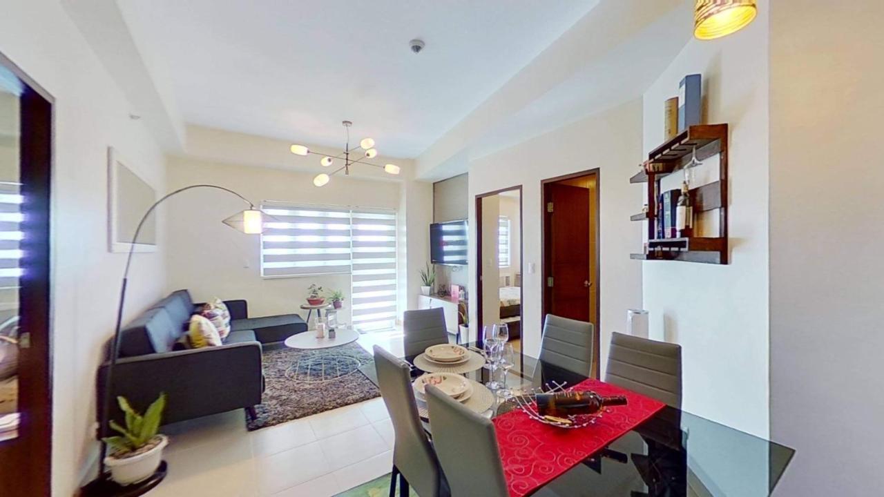 2 Bedroom Corner Executive Suite At Lafayette Park Square Megaworld Blvd Unit 5H Iloílo Exterior foto