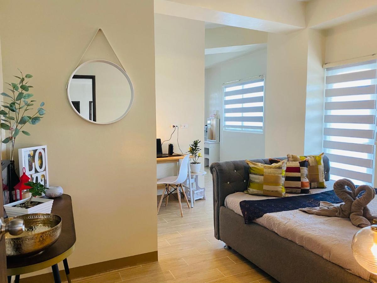 2 Bedroom Corner Executive Suite At Lafayette Park Square Megaworld Blvd Unit 5H Iloílo Exterior foto