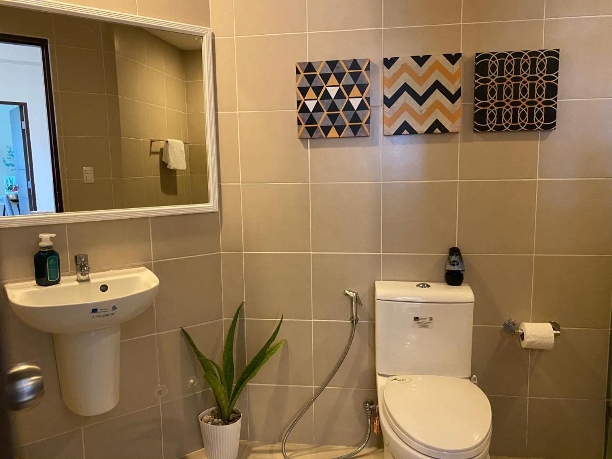 2 Bedroom Corner Executive Suite At Lafayette Park Square Megaworld Blvd Unit 5H Iloílo Exterior foto