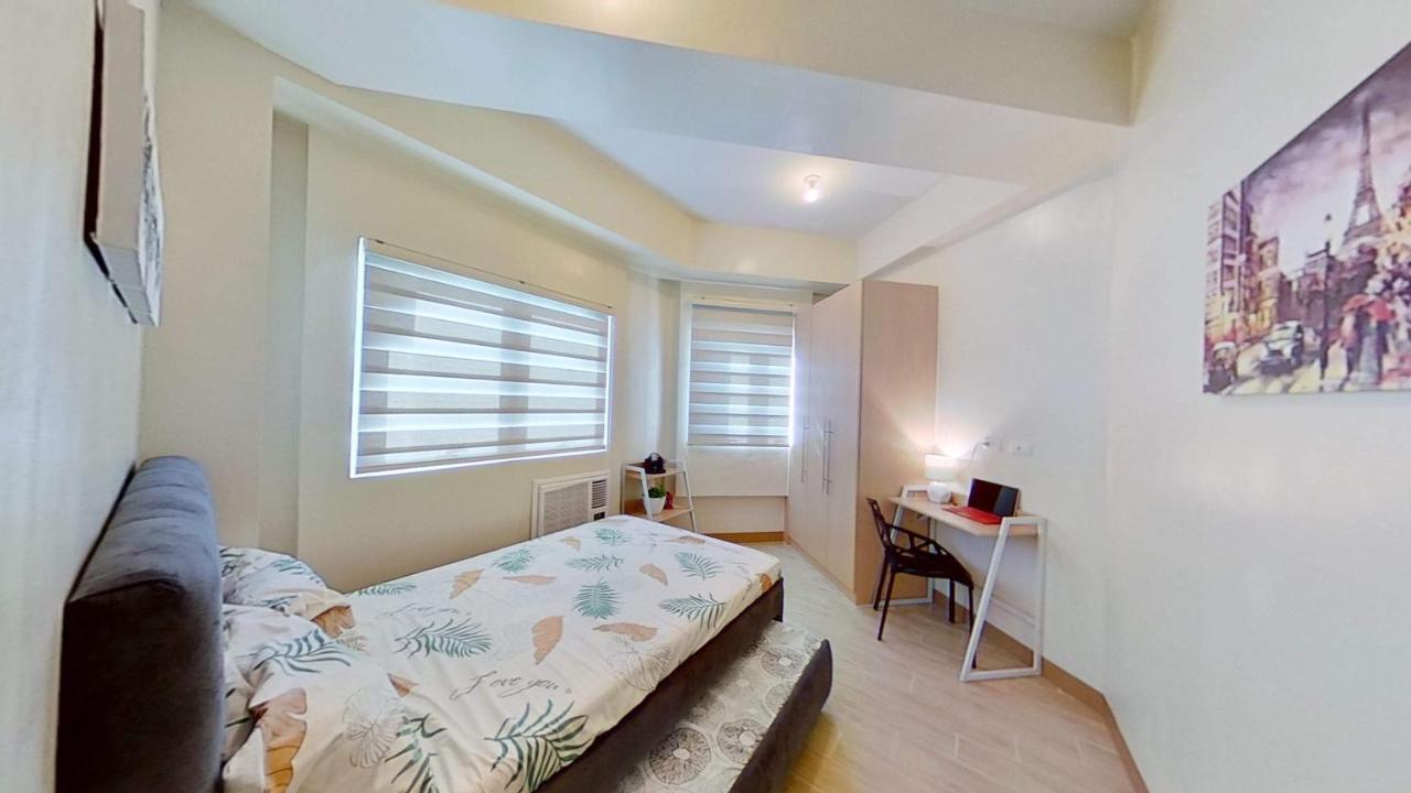 2 Bedroom Corner Executive Suite At Lafayette Park Square Megaworld Blvd Unit 5H Iloílo Exterior foto