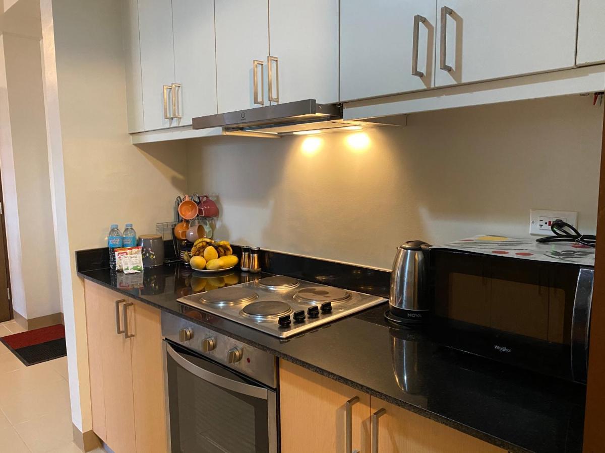 2 Bedroom Corner Executive Suite At Lafayette Park Square Megaworld Blvd Unit 5H Iloílo Exterior foto