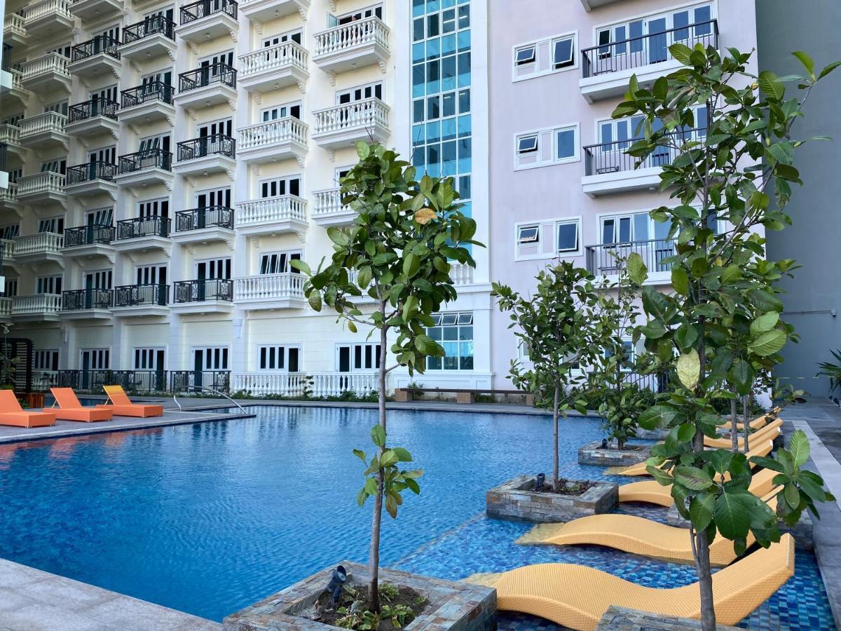 2 Bedroom Corner Executive Suite At Lafayette Park Square Megaworld Blvd Unit 5H Iloílo Exterior foto