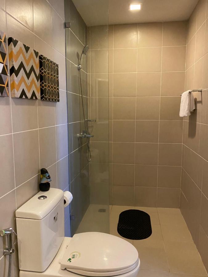 2 Bedroom Corner Executive Suite At Lafayette Park Square Megaworld Blvd Unit 5H Iloílo Exterior foto